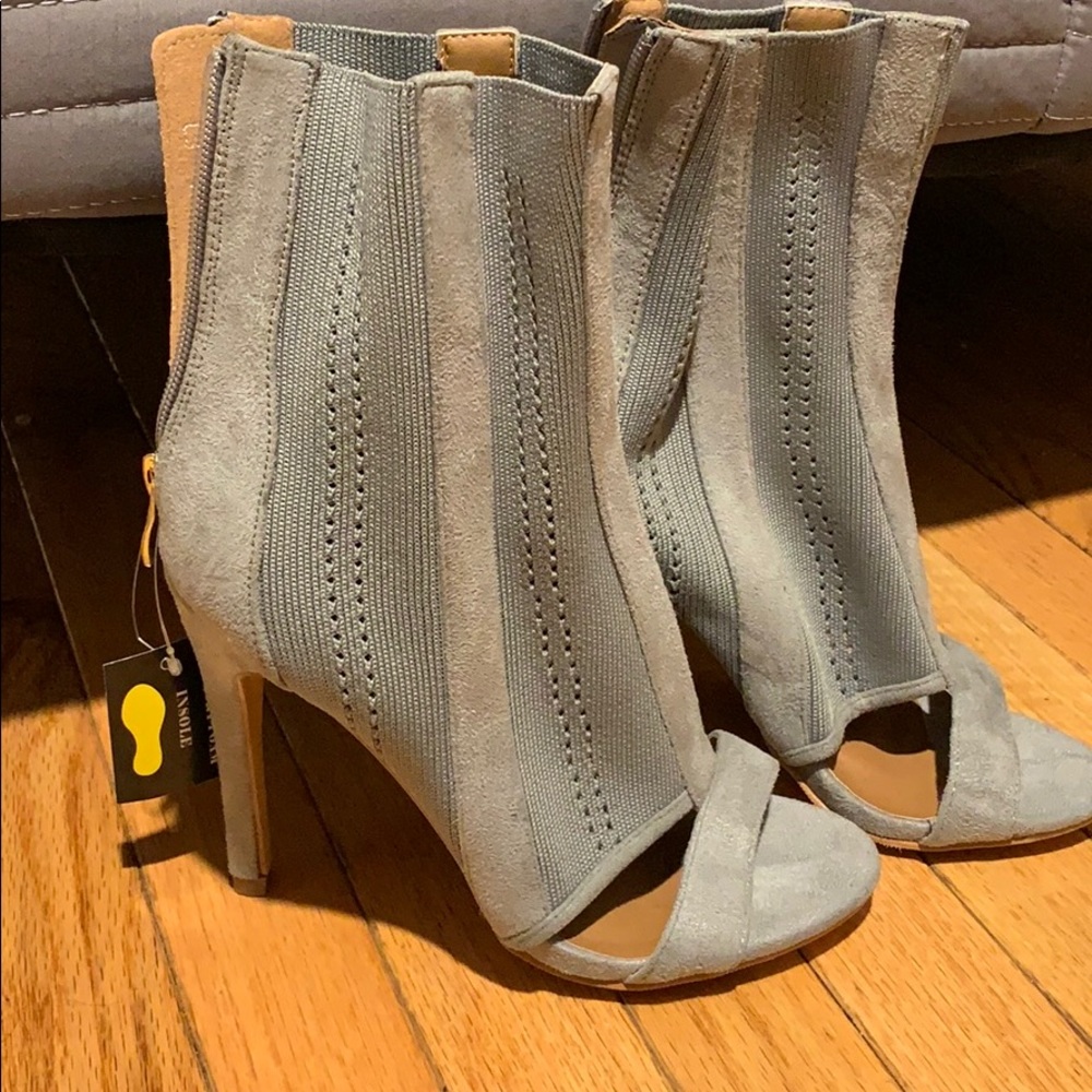 Brand new ! Grey suede booties